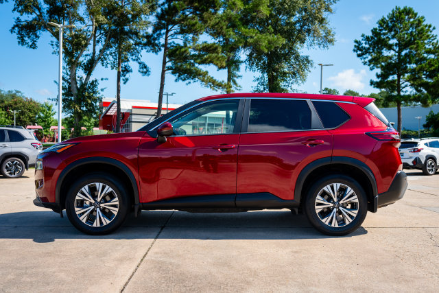 Used 2023 Nissan Rogue SV FWD image 2