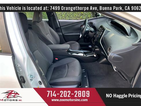 Used 2016 Toyota Prius Three image 19