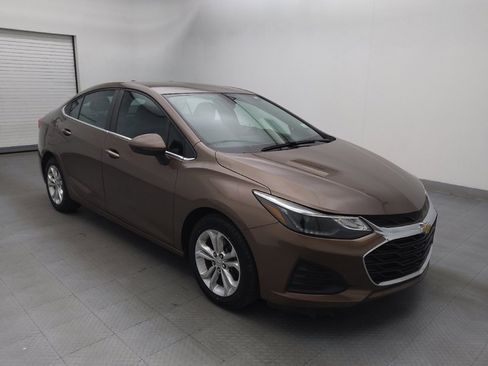Used 2019 Chevrolet Cruze LT image 11