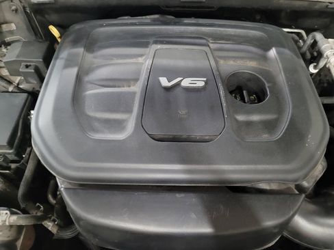 Used 2018 Jeep Grand Cherokee Altitude image 30