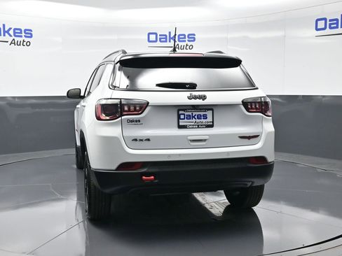 Used 2024 Jeep Compass Trailhawk image 7