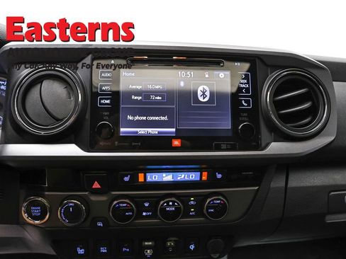 Used 2018 Toyota Tacoma TRD Sport AWD/4WD image 12