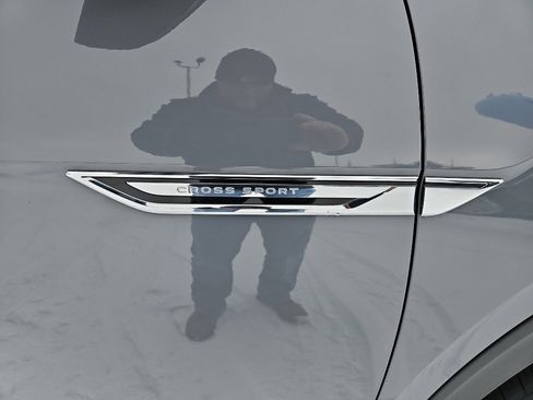 Used 2021 Volkswagen Atlas Cross Sport SE w/ Panoramic Sunroof Package image 22