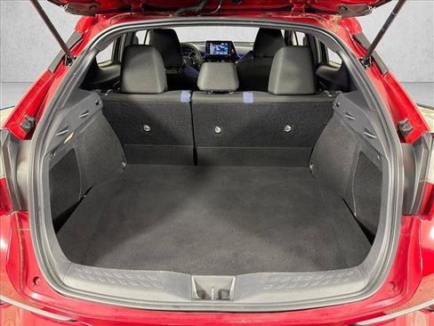 Used 2020 Toyota C-HR XLE FWD image 18