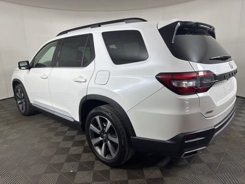 Used 2023 Honda Pilot Elite image 6