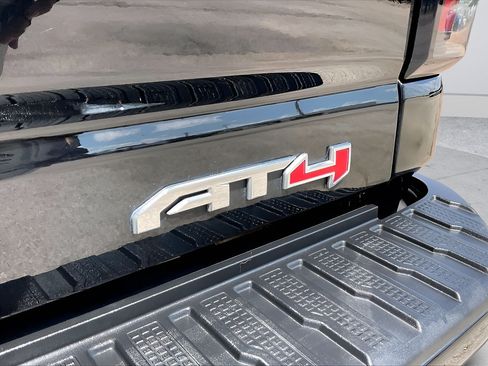 Used 2024 GMC Sierra 2500 AT4 w/ AT4 Premium Plus Package AWD/4WD image 31