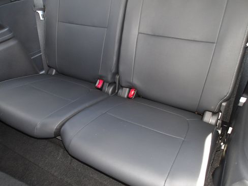 Used 2020 Mitsubishi Outlander AWD image 15