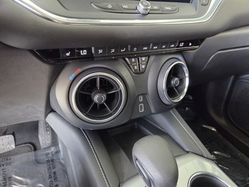 Used 2023 Chevrolet Blazer LT w/ Convenience Package FWD image 23