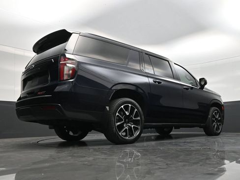 Used 2024 Chevrolet Suburban RST w/ Luxury Package RWD image 24