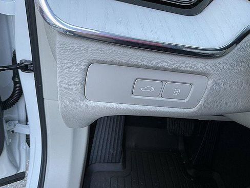 New 2026 Volvo XC60 T8 Ultra w/ Protection Package Premier AWD/4WD image 17