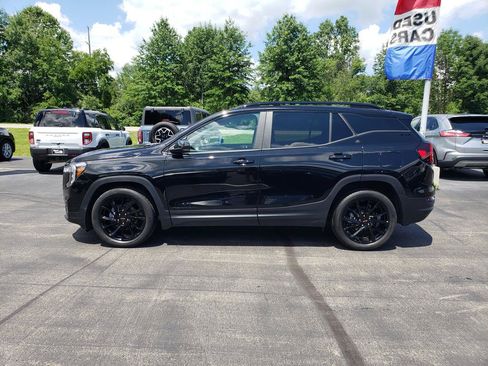 Used 2023 GMC Terrain SLE w/ Driver Convenience Package FWD image 9