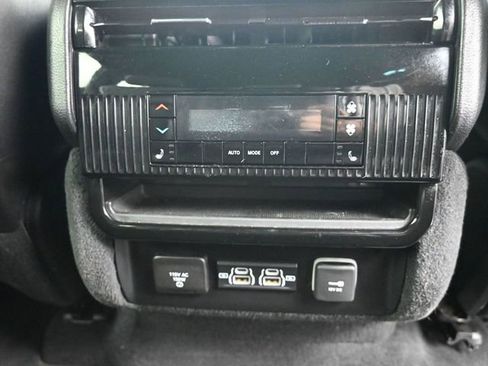 Used 2022 Jeep Wagoneer Series III image 35