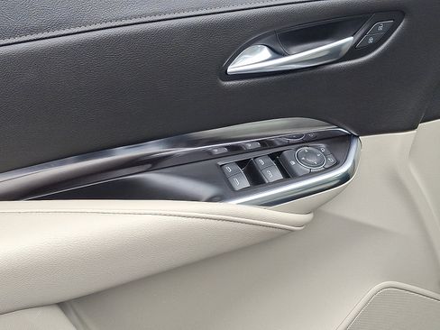 Used 2019 Cadillac XT4 Luxury w/ Cold Weather Package image 12