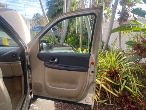 Used 2007 Chevrolet Uplander LS w/ Climate Package image 12