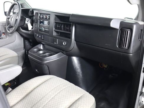 Used 2017 Chevrolet Express 2500 image 32