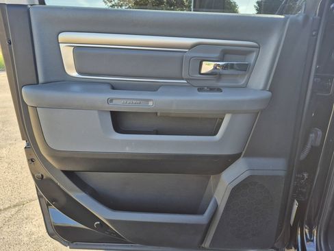 Used 2016 RAM 1500 Classic SLT image 32