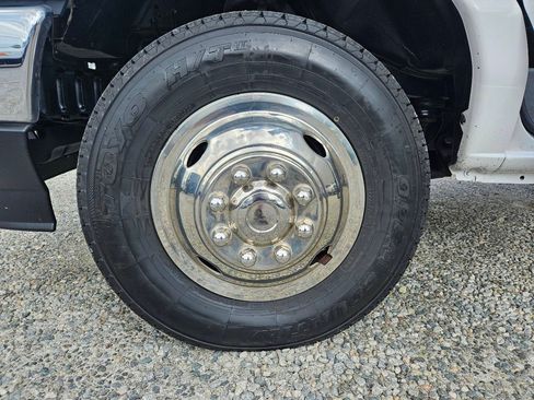 Used 2022 Ford E-450 and Econoline 450 Super Duty w/ Power Windows & Locks Group RWD image 47