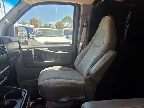 Used 2006 Chevrolet Express 3500 Extended w/ Power and Light Package RWD image 14