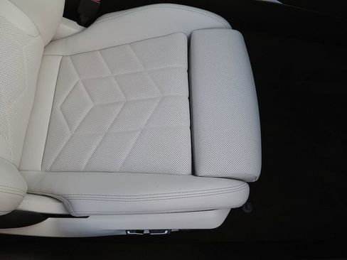 Used 2024 BMW 530i xDrive 530i xDrive w/ Convenience Package image 21