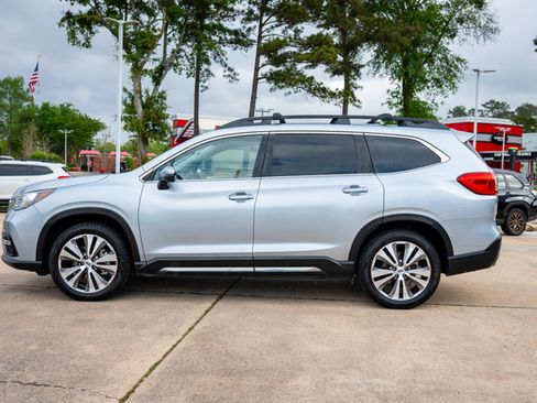 Used 2022 Subaru Ascent Limited w/ Technology Package AWD/4WD image 2