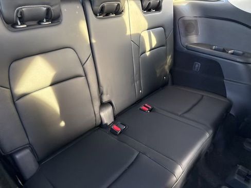 Used 2024 Nissan Pathfinder SL w/ SL Premium Package image 15