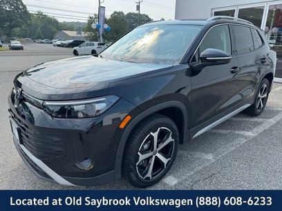 Certified 2025 Volkswagen Tiguan SE w/ Panoramic Sunroof Package
