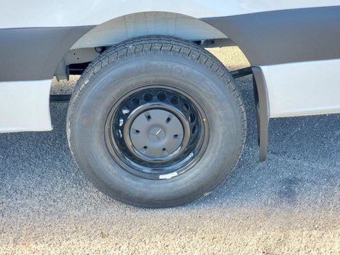 Used 2025 Mercedes-Benz Sprinter 2500 image 7