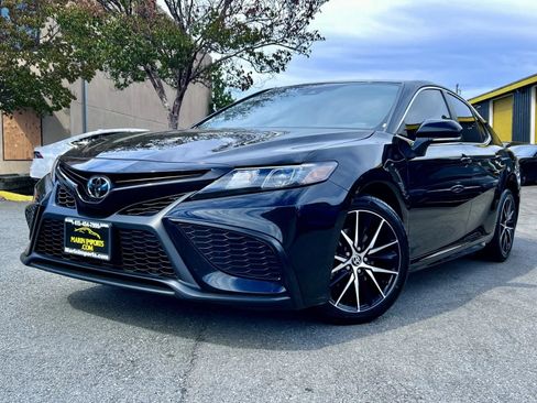 Used 2024 Toyota Camry SE FWD image 2
