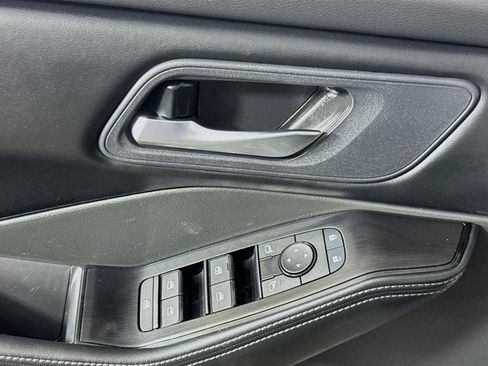 Certified 2026 Nissan Rogue SV image 15