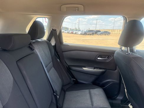 Used 2024 Nissan Rogue SV FWD image 33