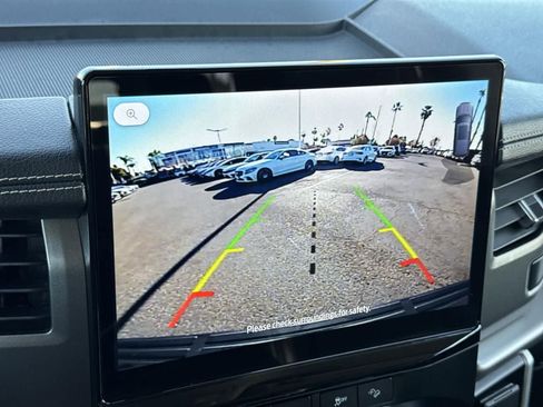 Used 2024 Ford Expedition XLT image 27