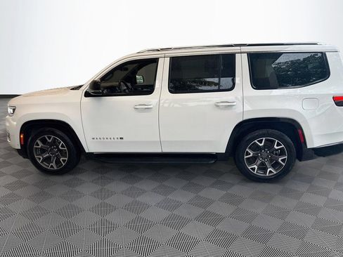 Used 2024 Jeep Wagoneer Series III AWD/4WD image 9