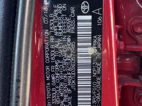 Used 2014 Toyota Yaris LE image 12