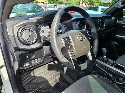 Used 2023 Toyota Tacoma TRD Off-Road w/ Black Out Package (TMS) AWD/4WD image 20
