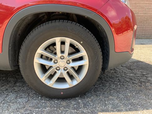 Used 2014 Kia Sorento LX AWD/4WD image 9