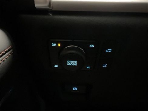 New 2025 Ford Expedition Active image 34