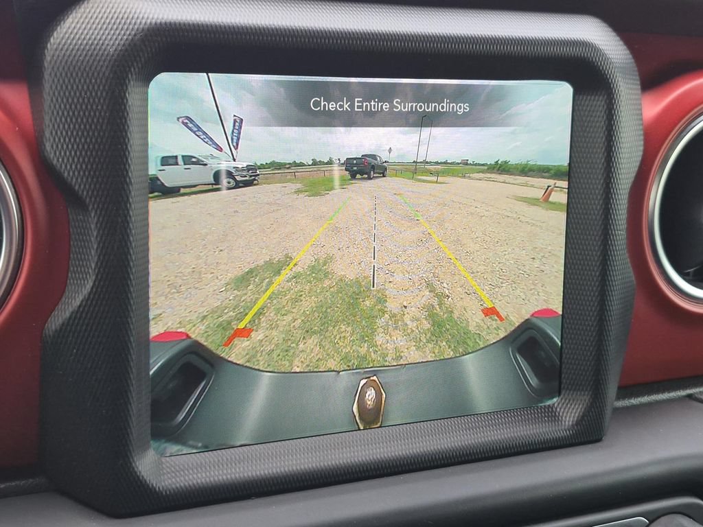 Used 2022 Jeep Gladiator Rubicon w/ LED Lighting Group AWD/4WD image 29