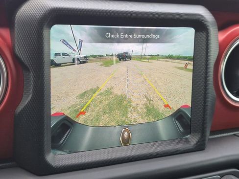 Used 2022 Jeep Gladiator Rubicon w/ LED Lighting Group AWD/4WD image 29