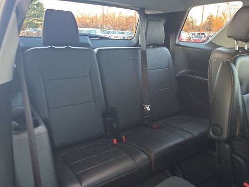 Used 2021 Chevrolet Traverse LT w/ LPO, Floor Liner Package image 39
