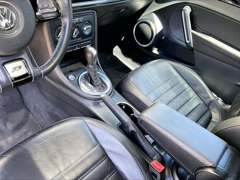 Used 2014 Volkswagen Beetle R-Line FWD image 16