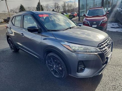 Certified 2022 Nissan Kicks SR w/ Premium Package image 2