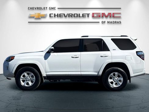 Used 2024 Toyota 4Runner SR5 AWD/4WD image 6