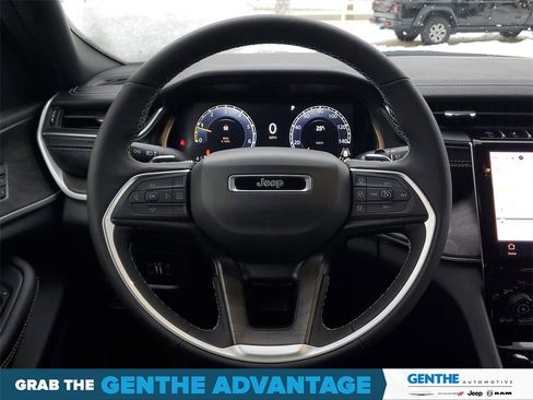 New 2025 Jeep Grand Cherokee Limited image 25