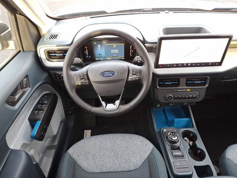 New 2025 Ford Maverick XLT w/ XLT Luxury Package image 9