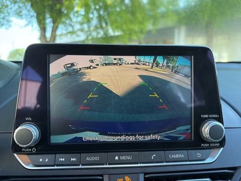 Used 2025 Nissan Altima 2.5 SV image 27