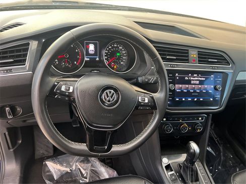 Used 2021 Volkswagen Tiguan SE image 18