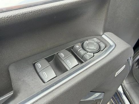 Used 2025 GMC Sierra 2500 SLT AWD/4WD image 25
