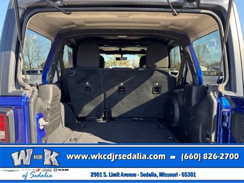 Used 2019 Jeep Wrangler Unlimited Sahara AWD/4WD image 34