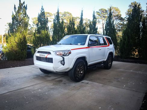 Used 2023 Toyota 4Runner 40th Anniversary SE image 6