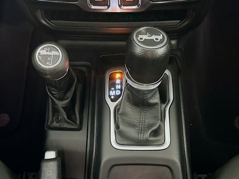 Used 2018 Jeep Wrangler Sport image 23